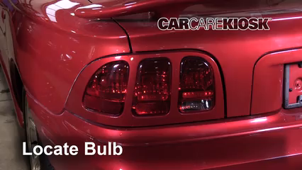 1998 Ford Mustang GT 4.6L V8 Convertible Éclairage Feu clignotant arrière (remplacer l'ampoule)